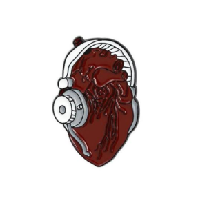 Heart headphones pin